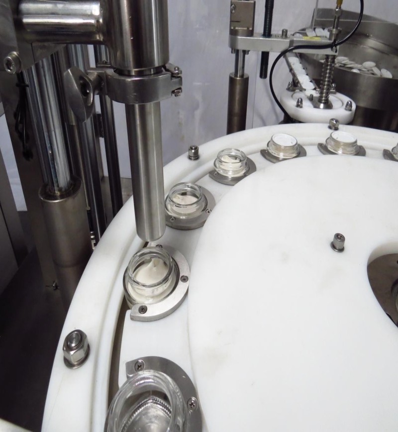 LOTION FILLING AND CAPPING MACHINE - Image 2